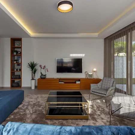 Eleven * ロヴィニ