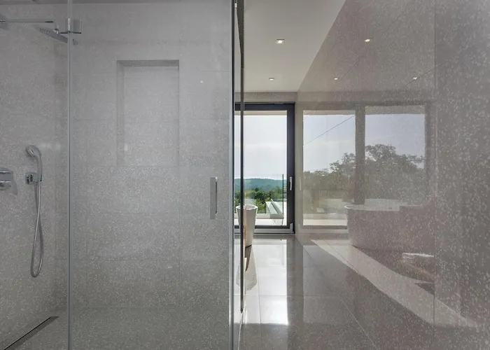 Eleven 別荘 ロヴィニ