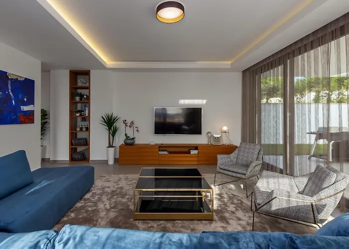 Eleven * ロヴィニ