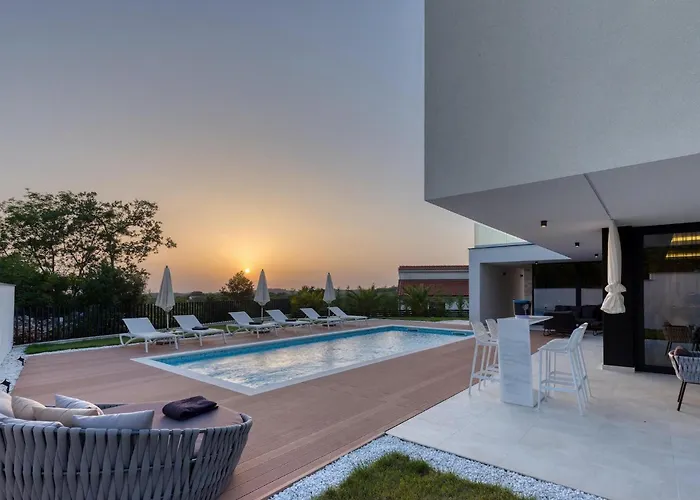 別荘 Eleven ロヴィニ