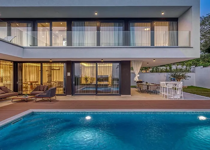 Eleven * ロヴィニ