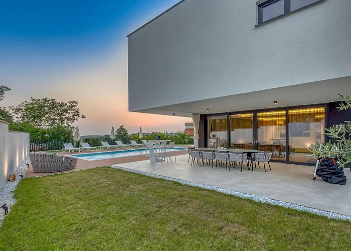 Eleven 別荘 ロヴィニ