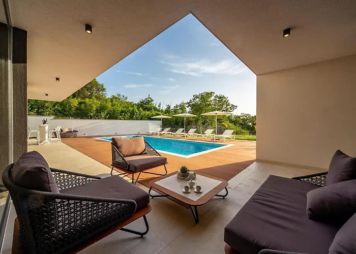 Eleven * ロヴィニ