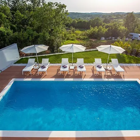 Tatil Evi Eleven